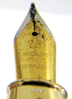 7 Pens in Wood and Glass Display Case 5 Montefiore. Parker, 1 Parade and Refills