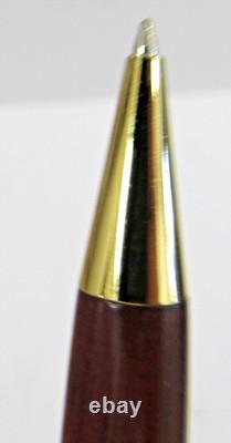 7 Pens in Wood and Glass Display Case 5 Montefiore. Parker, 1 Parade and Refills