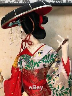 Antique Vintage Japanese Geisha figure w silk clothes in wooden display case