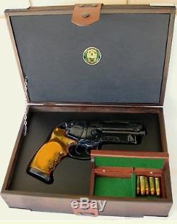 BLADE RUNNER BLASTER WOOD & LEATHER Display Storage Case Box TOMENOSUKE ETC
