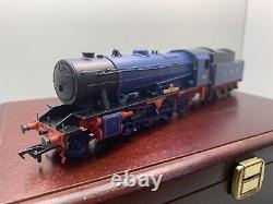 Bachmann 31-250 WD Austerity 2-8-0 No. 400 Limited Edition wood display case