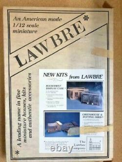 Bookshelf display case kit by Lawbre