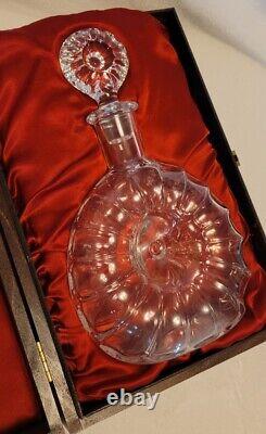 CRYSTAL REMY MARTIN COGNAC Baccarat Decanter Ribbed Empty in WOOD DISPLAY CASE