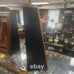 Case XX Pocket Worn Display Cabinet with Key, 1996 Knives, No Boxes