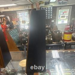 Case XX Pocket Worn Display Cabinet with Key, 1996 Knives, No Boxes