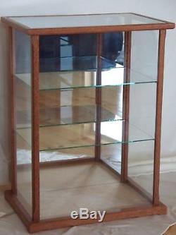 Display Case Model/Doll-Wood&Glass Lacewood