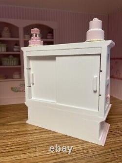 Dollhouse Pink BAKERY DISPLAY CASE with CAKES Hand-Painted 112 Shop Furniture
