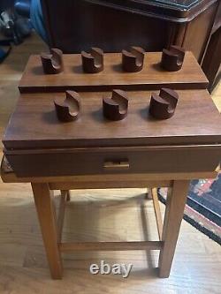 Holme and Hatfield The Armory Walnut Knife Display Case Handsome / 20-30 Knives