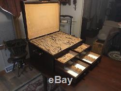 LARGE ANTIQUE WOOD LOCKING DRAWERS SILVERWARE/JEWELRY/COIN DISPLAY CABINET withLID