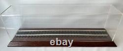 LIONEL 06-8094-000 NEW DISPLAY CASE With WOOD BASE IN OB FOR LOCOMOTIVES/RARE CARS