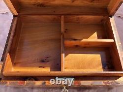 Large lockable thuya wood, jewelry box organizer with key, Keepsake, handmade Box