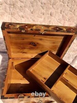 Large lockable thuya wood, jewelry box organizer with key, Keepsake, handmade Box