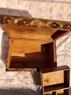 Large lockable thuya wood, jewelry box organizer with key, Keepsake, handmade Box