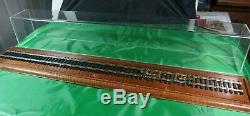 Lionel O Gauge Locomotive Operating Roller Base/ Display Case 34 1/2