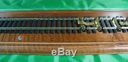 Lionel O Gauge Locomotive Operating Roller Base/ Display Case 34 1/2