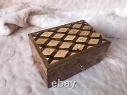 Lockable thuja burl wooden jewelry box organizer with key, jewelry Moroccan Box