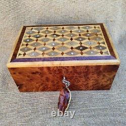 Lockable thuja burl wooden jewelry box organizer with key, keepsake, Gift, Wedding