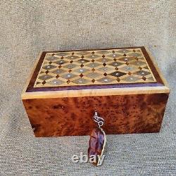 Lockable thuja burl wooden jewelry box organizer with key, keepsake, Gift, Wedding