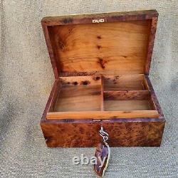 Lockable thuja burl wooden jewelry box organizer with key, keepsake, Gift, Wedding