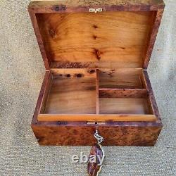 Lockable thuja burl wooden jewelry box organizer with key, keepsake, Gift, Wedding