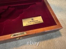 Model 627 S&W. 357 Mag 4 Barrel Display Case. Brand New USA Made For Smith