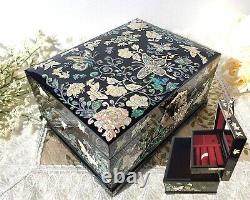 Mother of pearl Box Butterflies Vintage Ample storage Lacquer black Unique gift