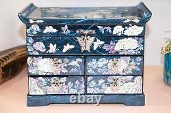 Mother of pearl Box Decorative seashell Antique Storage Vintage Jewelry case