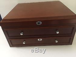 PCS Stamps & Coins Dated 16 Slot Locking Flip Top Wood Display Case, Empty