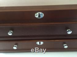 PCS Stamps & Coins Dated 16 Slot Locking Flip Top Wood Display Case, Empty