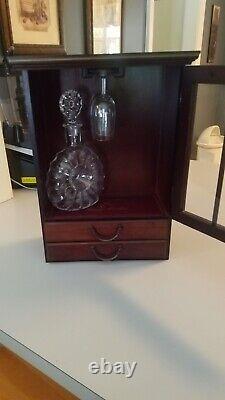 REMY MARTIN WOOD COGNAC BOTTLE DISPLAY CASE (Locking) DECANTER AND 2 GLASSES