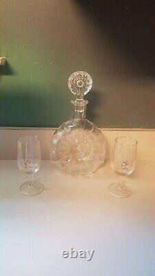 REMY MARTIN WOOD COGNAC BOTTLE DISPLAY CASE (Locking) DECANTER AND 2 GLASSES