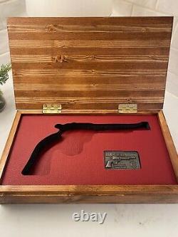 RUGER Revolver Firearm Weapon Presentation Display Case