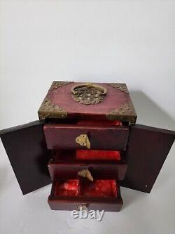 Shanghai Made in China Jade Wooden Jewelry Box with 3 Storage Drawers