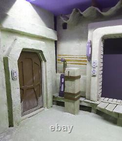 Star Wars Mandalorian Inspired Mos Pelgo Tatooine Display Case Diorama, 112