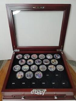 The President Barack Obama Coin Collection Wood Glass Display Case with Cards, key