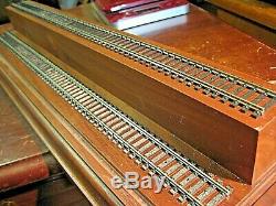 Train Case Hobby Specialties by P. J. Mahogany HO Double Track Display 22 New