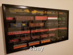 Train Display Case HO Scale Cabinet Railroad Car Locomotive Collection USA Frame Train Display Case HO Scale Cabinet Railroad Car Locomotive Collection USA Frame