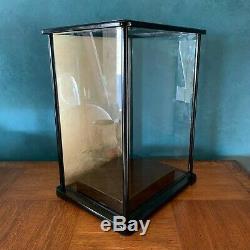 VINTAGE 1970's GLASS & WOOD DOLL DISPLAY CASE BLACK LACQUER GOLD BACK 17 TALL