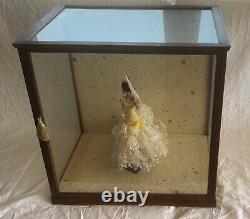 VINTAGE 1970s NISHI WOOD GLASS TABLE TOP DISPLAY / DOLL CASE MAHOGANY FINISH