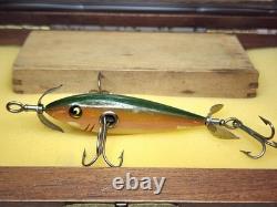 VINTAGE SHAKESPEARE #33 LURE SEE THRU HARDWARE WithWOOD DOVE TAIL BOX-DISPLAY CASE