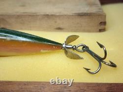 VINTAGE SHAKESPEARE #33 LURE SEE THRU HARDWARE WithWOOD DOVE TAIL BOX-DISPLAY CASE