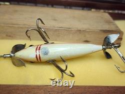 VINTAGE SHAKESPEARE #33 LURE SEE THRU HARDWARE WithWOOD DOVE TAIL BOX-DISPLAY CASE