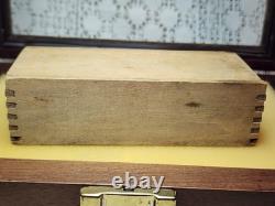 VINTAGE SHAKESPEARE #33 LURE SEE THRU HARDWARE WithWOOD DOVE TAIL BOX-DISPLAY CASE