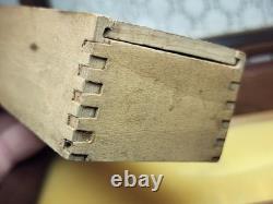 VINTAGE SHAKESPEARE #33 LURE SEE THRU HARDWARE WithWOOD DOVE TAIL BOX-DISPLAY CASE
