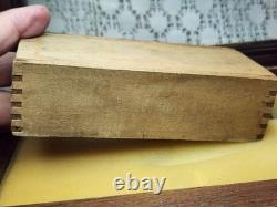 VINTAGE SHAKESPEARE #33 LURE SEE THRU HARDWARE WithWOOD DOVE TAIL BOX-DISPLAY CASE