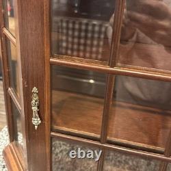VINTAGE WOOD CURIO CABINET GLASS DISPLAY CASE WALL MOUNT or TABLETOP 20x23x6