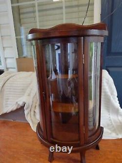 VINTAGE WOOD/GLASS OVAL SHAPE DISPLAY CASE With2 SHELVES