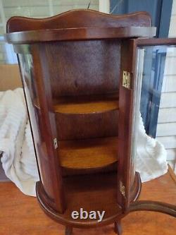 VINTAGE WOOD/GLASS OVAL SHAPE DISPLAY CASE With2 SHELVES