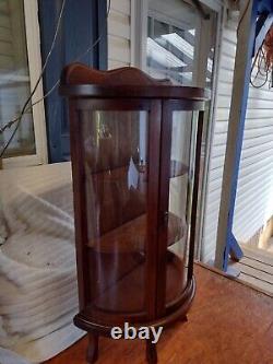 VINTAGE WOOD/GLASS OVAL SHAPE DISPLAY CASE With2 SHELVES