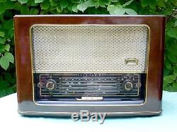 Vintage 1950s EKCO A704 MW SW Quality Large Wood Case Valve Radio, Display FAB